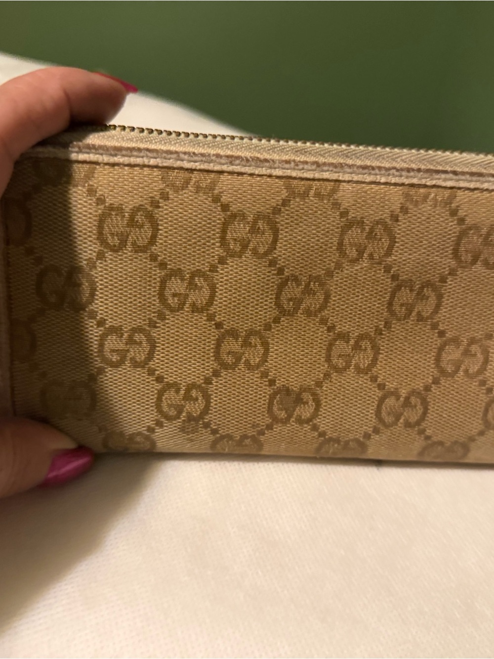 Gucci Tan GG Canvas Zip Card Holder